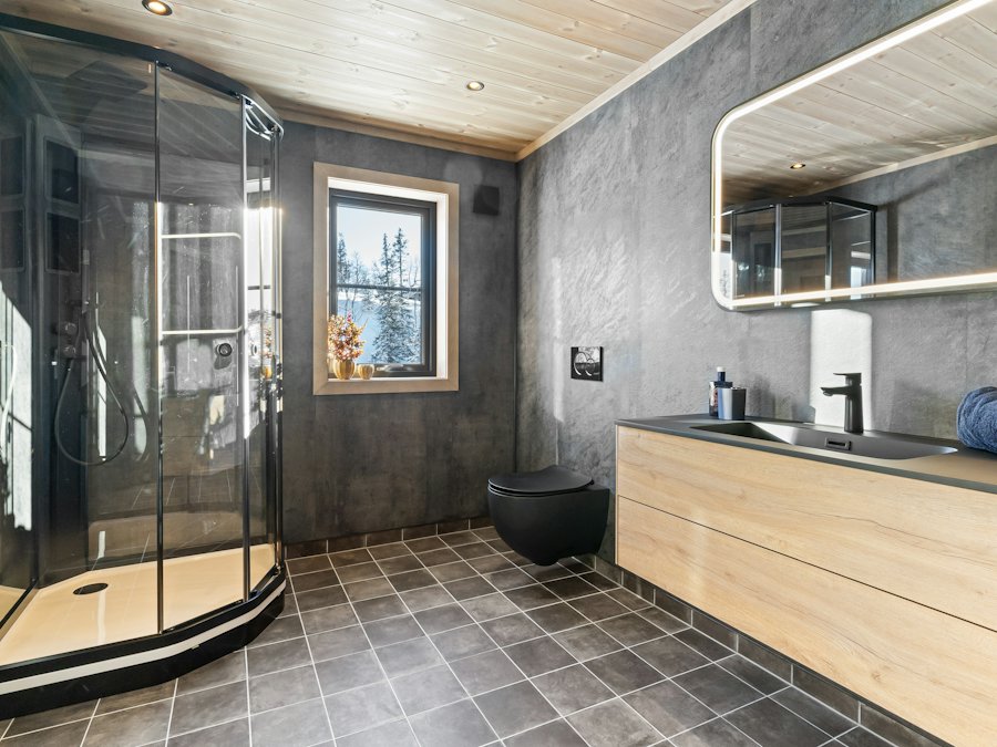 Slate-look floor tile